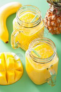 梅森罐装健康芒果菠萝冰沙图片