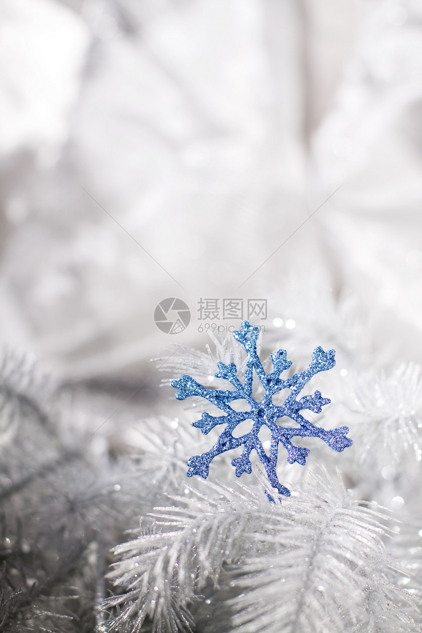 蓝色调的圣诞装饰图片