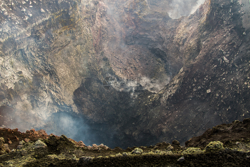 Etna火山爆发的惊人现象图片