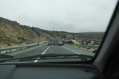 泛美公路上的卡车高清图片