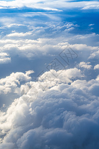 蓬松的暴风云航空摄影图片