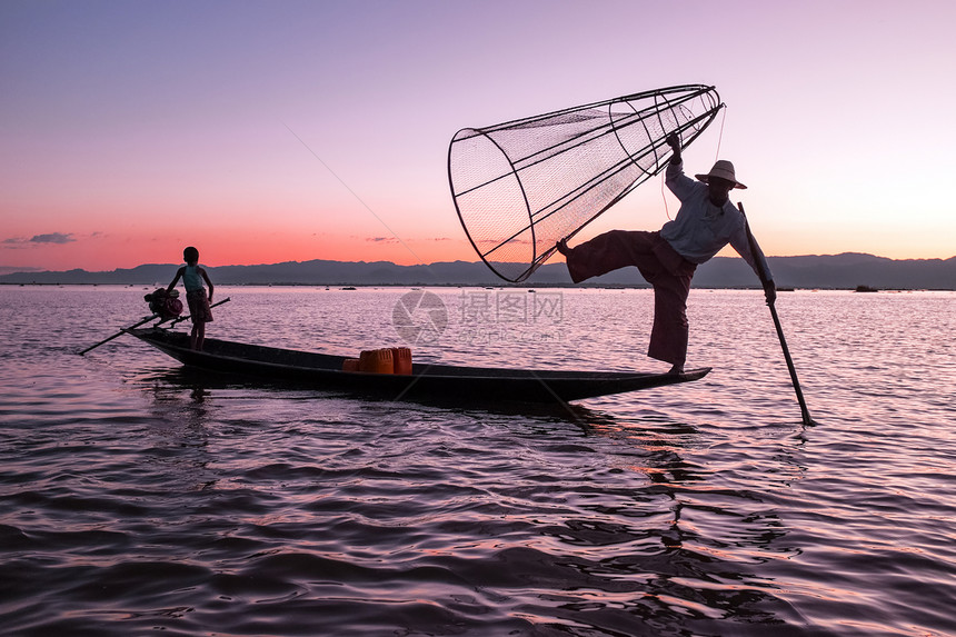 日落伊里尔缅甸湖Myanm图片