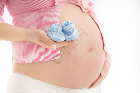 孕妇腹中未出生婴儿的小鞋孕妇图片