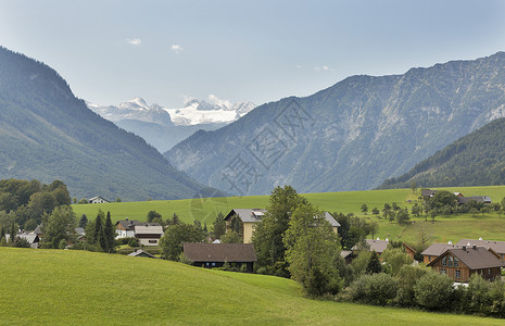 阿尔卑斯山的古代风景图片