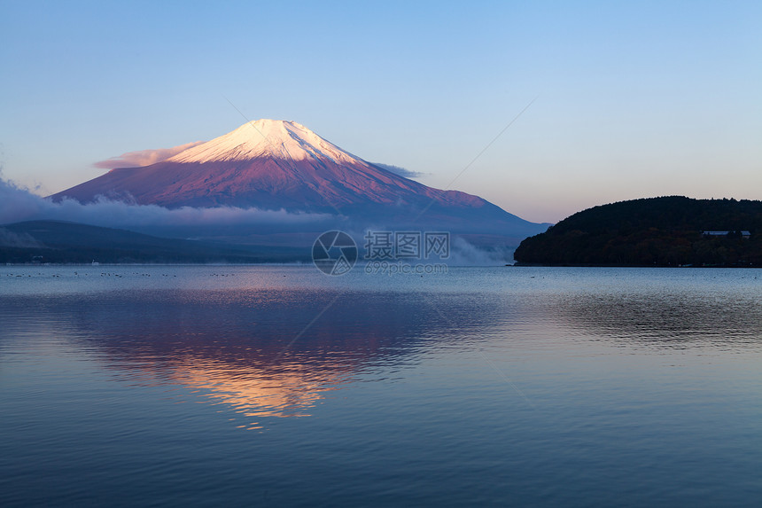 富士山在日本雅马纳卡图片