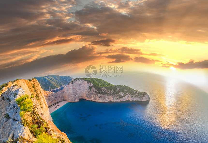 希腊Zakynthos岛日落前图片