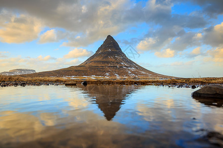 冰岛Kirkjufell山图片