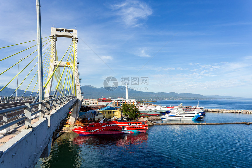 印度尼西亚科塔马纳多市的印度海洋港视图图片