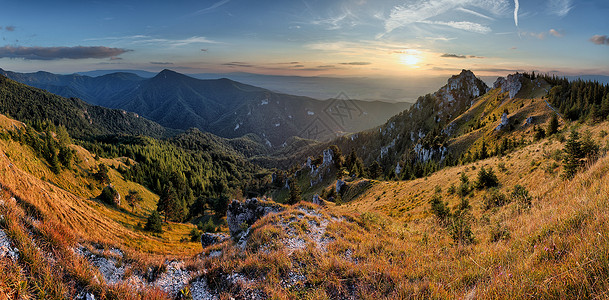 斯洛伐克乡村山景全图片