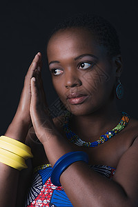 传统的非洲南部Xhosa妇女高清图片
