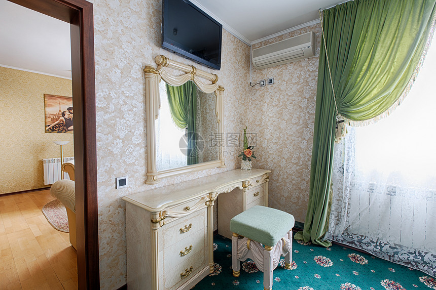 复古经典酒店卧室内部卧室内设计复古豪华卧室高级双人套房图片
