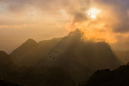 泰国清迈的日落山DoiLuangChia图片