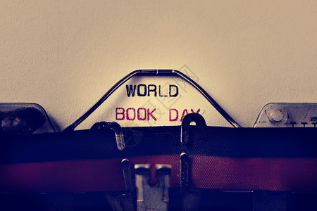 一个旧打字机的关闭和文本世界书日图片