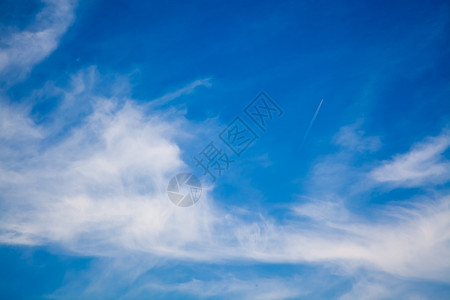 蓝色干净的天空白云图片
