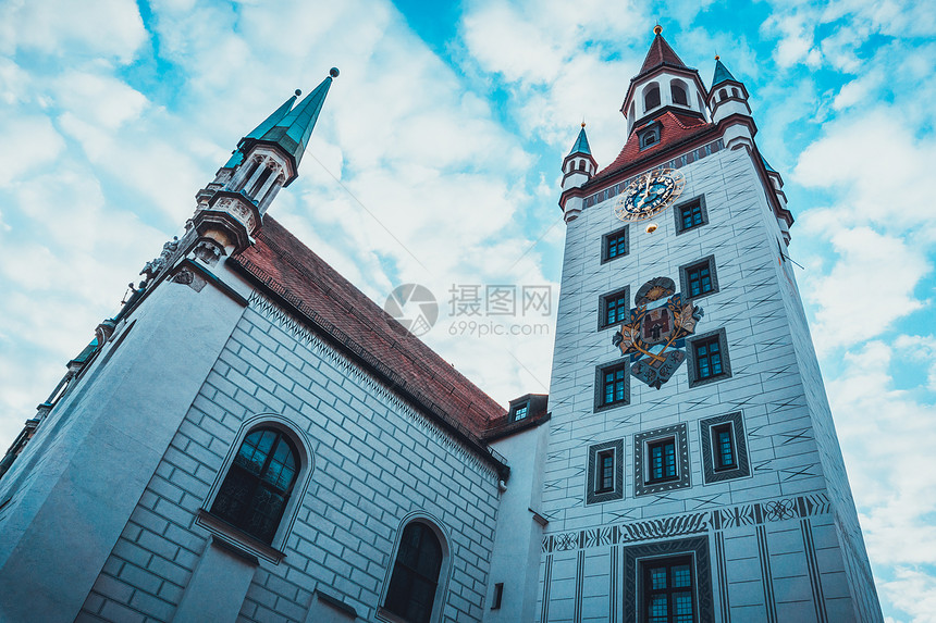 位于德国慕尼黑Marienplatz的老市政厅建筑风景图片