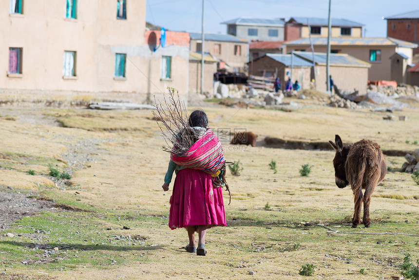 玻利维亚的喀湖太阳岛上的农村生活岛上约有800个居住他们讲艾马拉图片