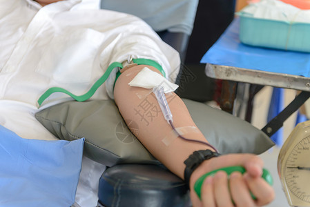 献血时献血献血图片