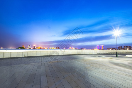 晚上带城市风景和哈尔滨图片