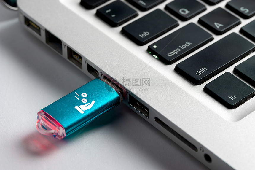 USB驱动的商务和网上购物图片