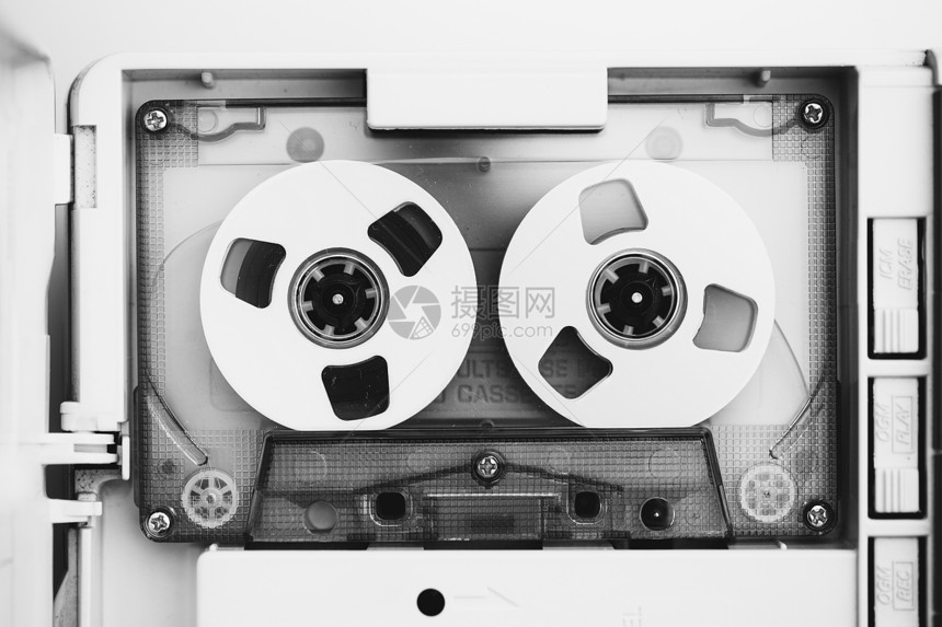 黑色和白色的旧录音磁带图片
