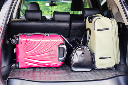 行李箱和汽车后备箱装袋图片