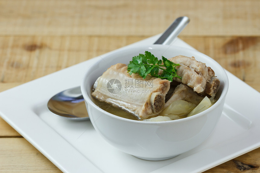 泰国食物猪肉炒汤和菜卷心图片