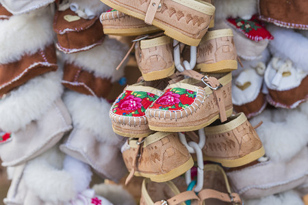 儿童传统磨皮革山靴称为cick背景图片