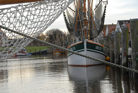 Greetsiel港口的渔船图片