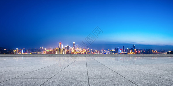 市区城市风景和天线在清阳重庆的水图片