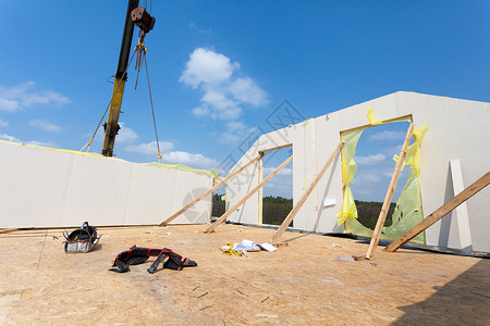 建筑框架房屋建筑在大楼二安装有起重机的完图片