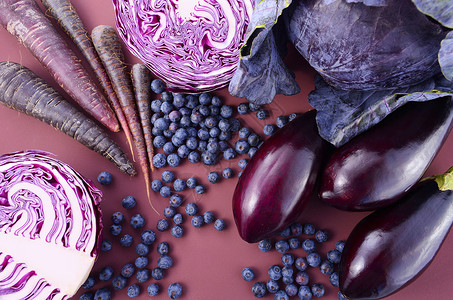 紫色水果和蔬菜含有冲绳饮食中的花青素图片