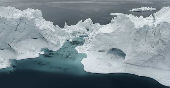 巨大的冰山在格陵兰图片
