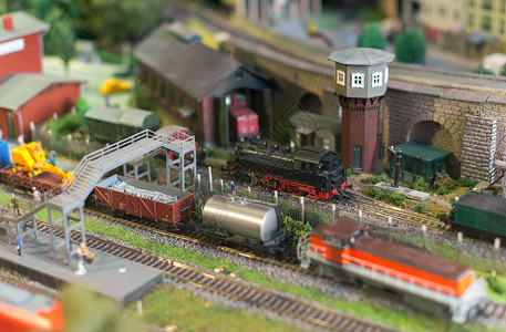 城市的缩影火车站的火车模型高清图片