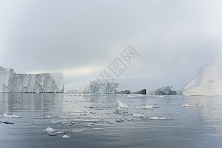 美丽的冰山位于格陵兰Ilulissat冰河湾图片