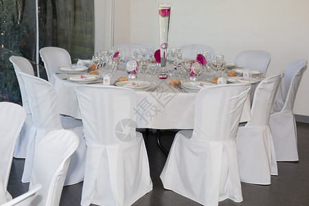 餐厅优雅的婚礼餐桌布置图片