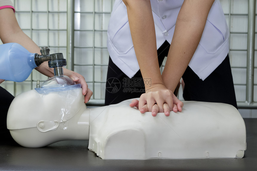 CPR培训医生和护图片