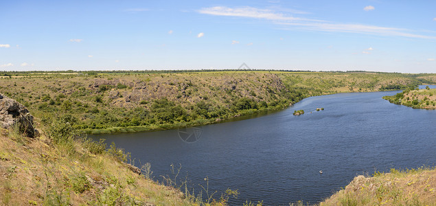 南虫的支流Tashlyk河上的全景观图片