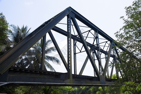旧铁路桥古迹金属铁路桥泰国LangSuanChum图片