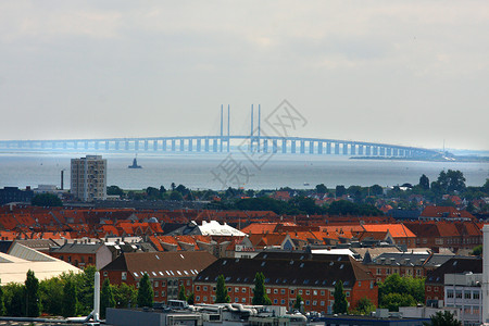 哥本哈根丹麦与马尔默瑞典之间在奥雷松桥上的桥梁图片
