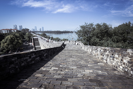 南京玄武湖公园及围墙图片