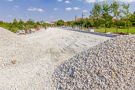 道路建设中的砾石堆建筑工地景观图片