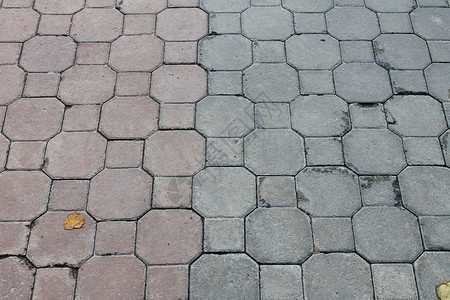城市小巷中瓷砖的轨迹背景图片