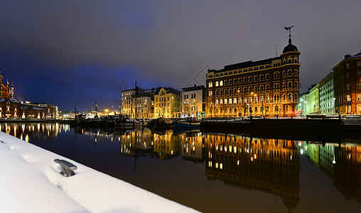 芬兰赫尔辛基冬季老城的夜景美丽的欧洲城市赫尔辛基斯堪的纳维亚国图片
