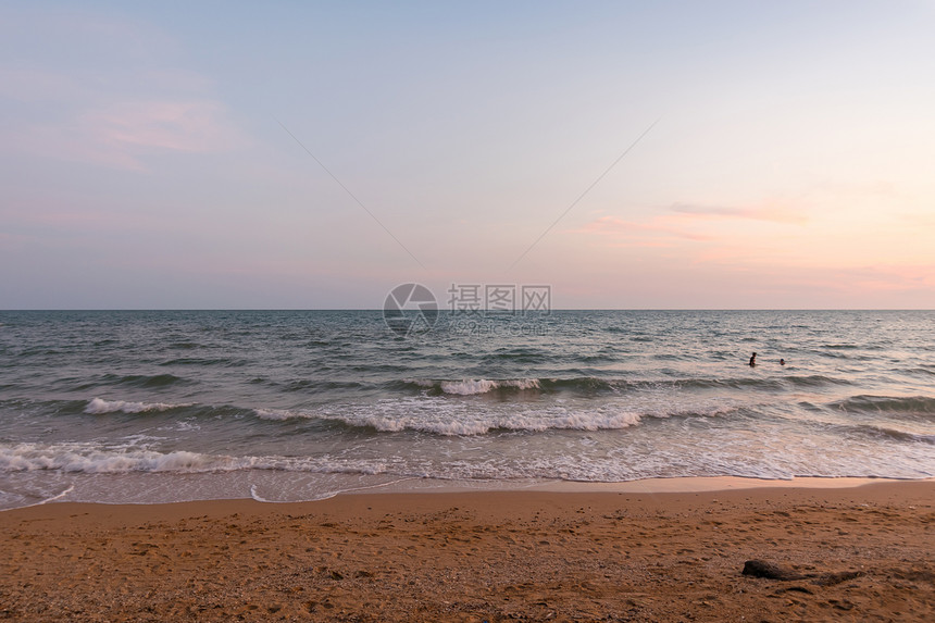 在海滩和海边的海洋观景中图片