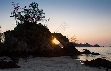 泰国海上美丽的日落图片