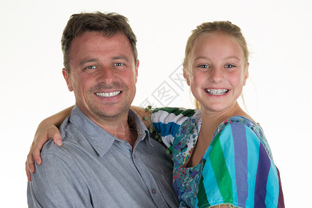 父亲和女儿一起快乐的图片