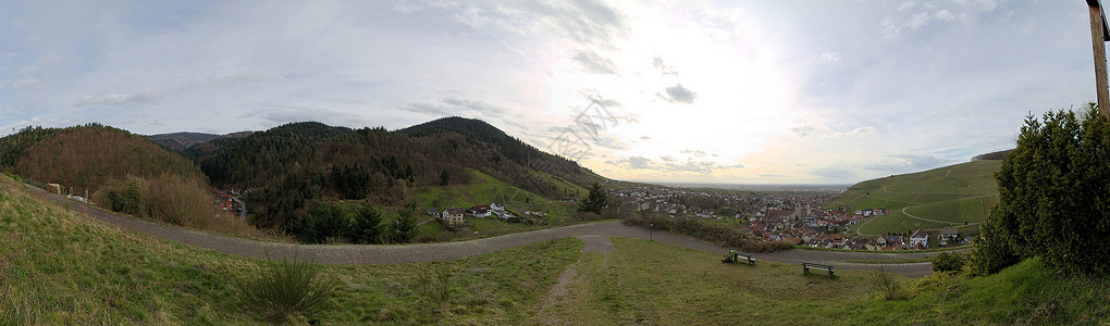 德国巴登符腾堡州纽维尔镇的全景图片