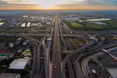 空中高速路口从鸟瞰图繁忙的高速公路公路形状图片