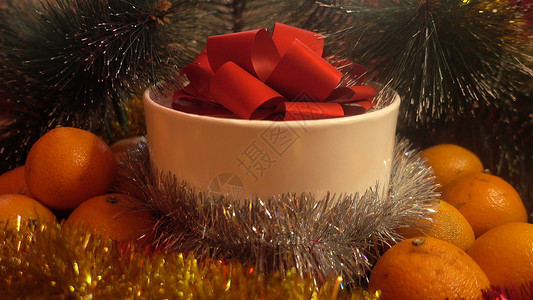 新年橘子树枝和礼物高清的圣诞组合图片