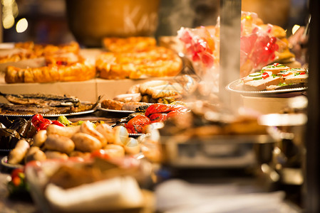 传统亚洲美食的美食街节日图片